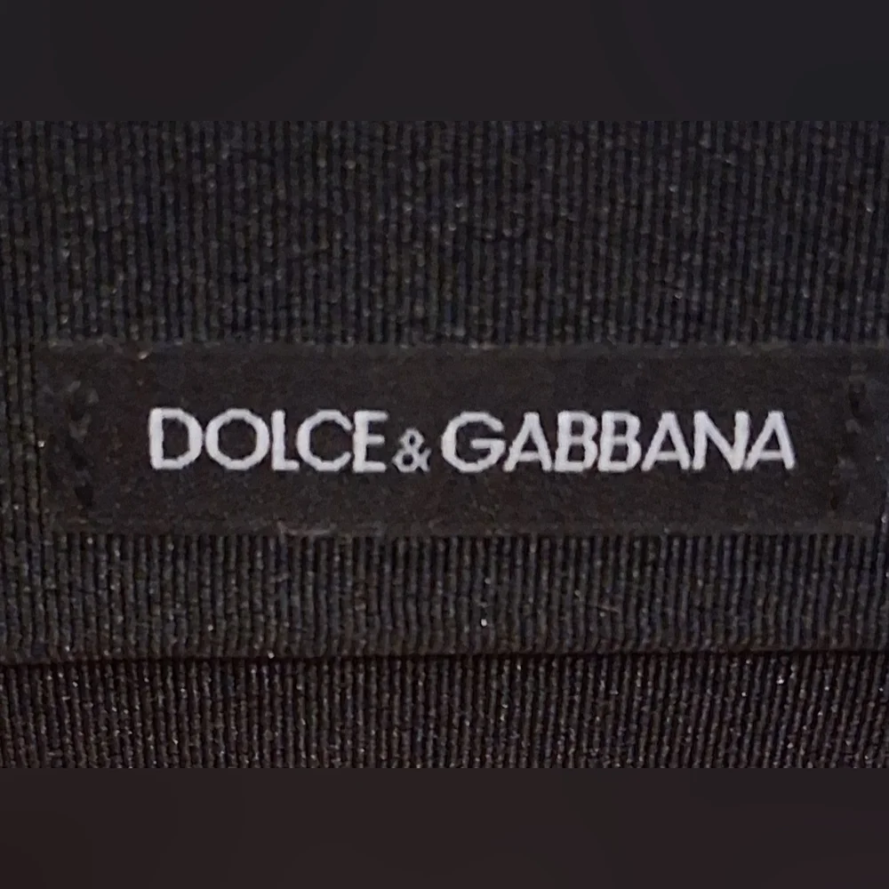 EUC Dolce & Gabbana Black Ribbed Magnetic Close Hard Shell Glasses Case